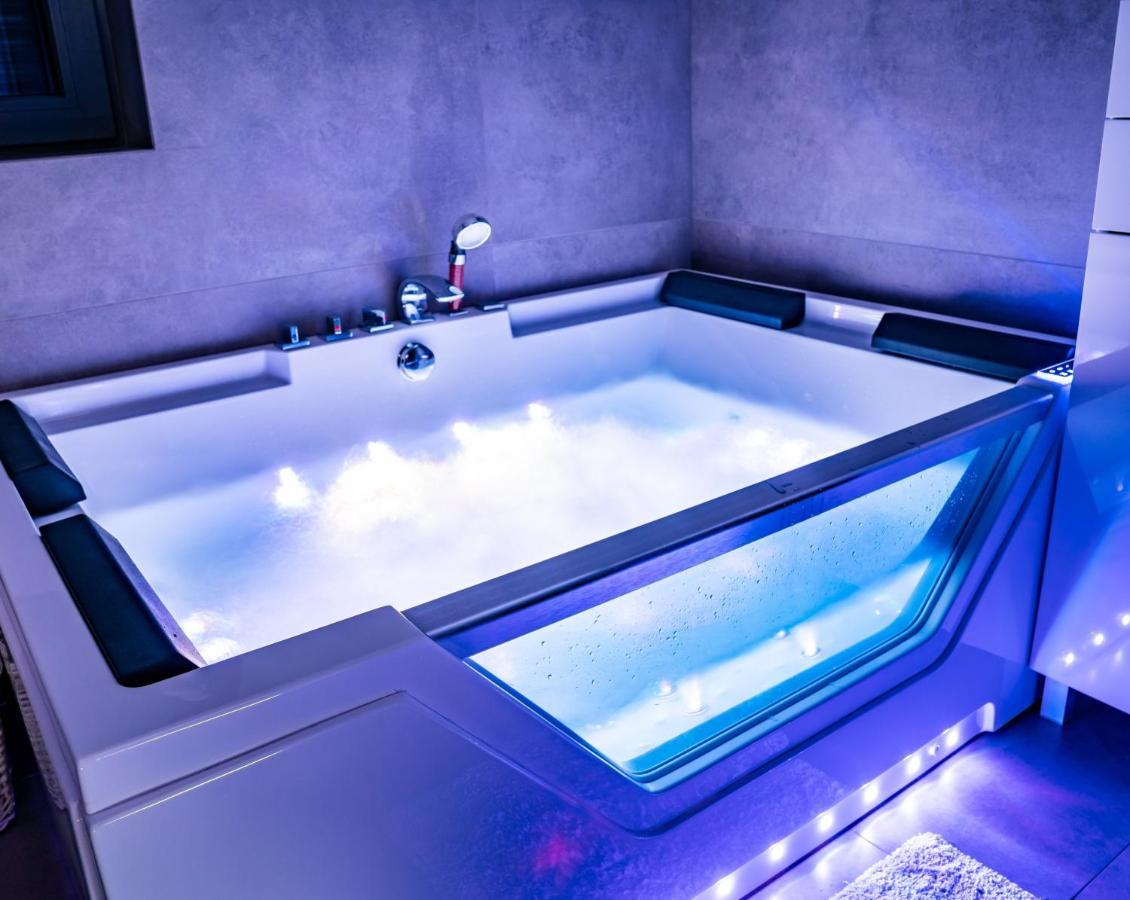 Domek Hot Tub Jacuzzi Chillout 코워브제크 외부 사진